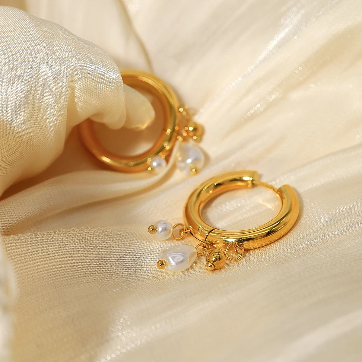 Ziora Baroque Pearl Huggie Earrings