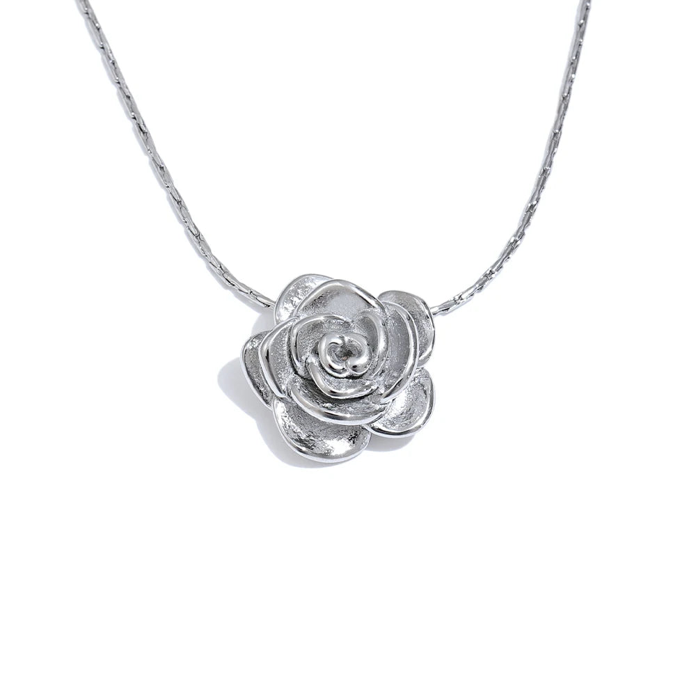Ziora Stereoscopic Rose Necklace
