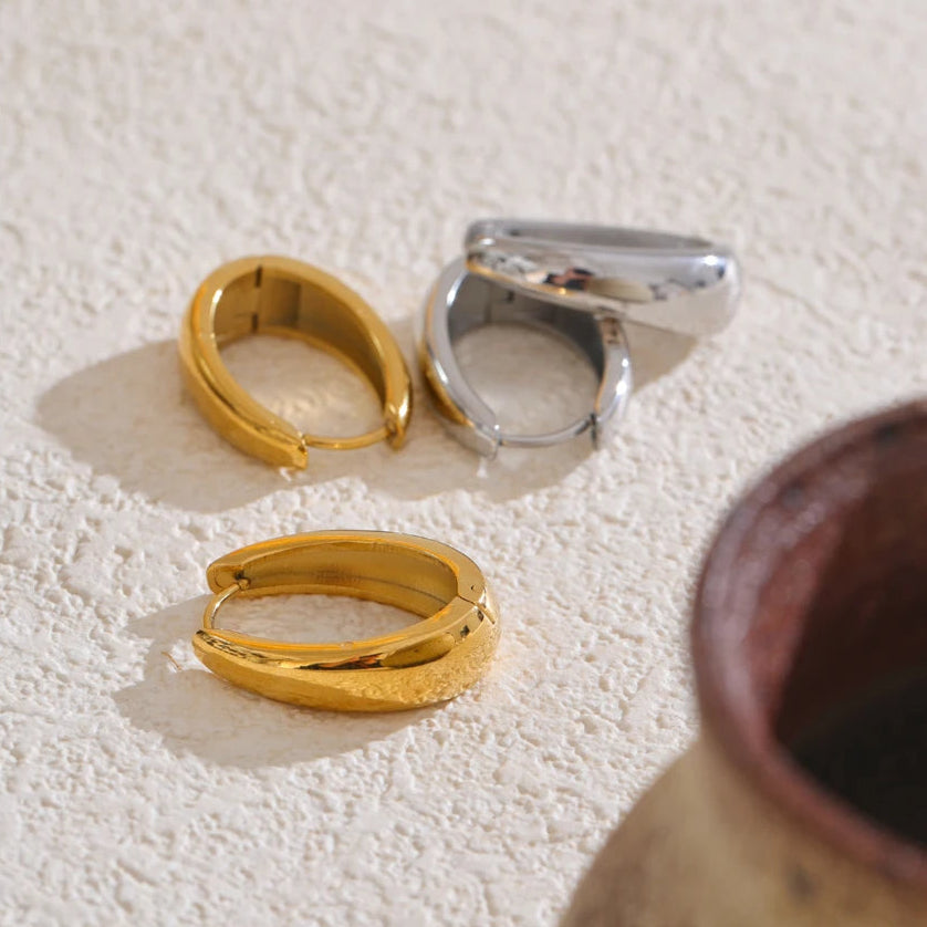 Ziora U-Shape Hoop Earrings