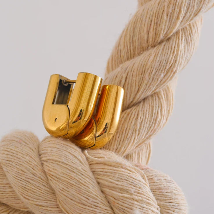 Ziora Geometric U-Shape Hoop Earrings