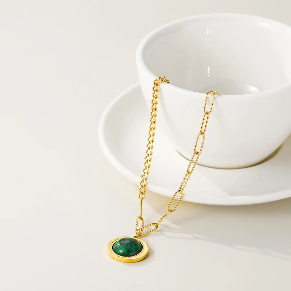 Ziora Green Natural Stone Pendant Necklace