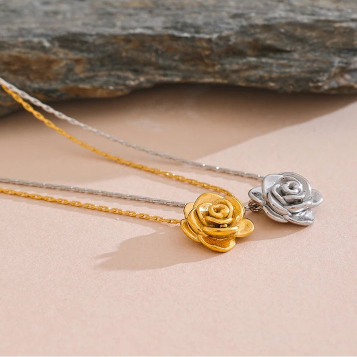 Ziora Stereoscopic Rose Necklace