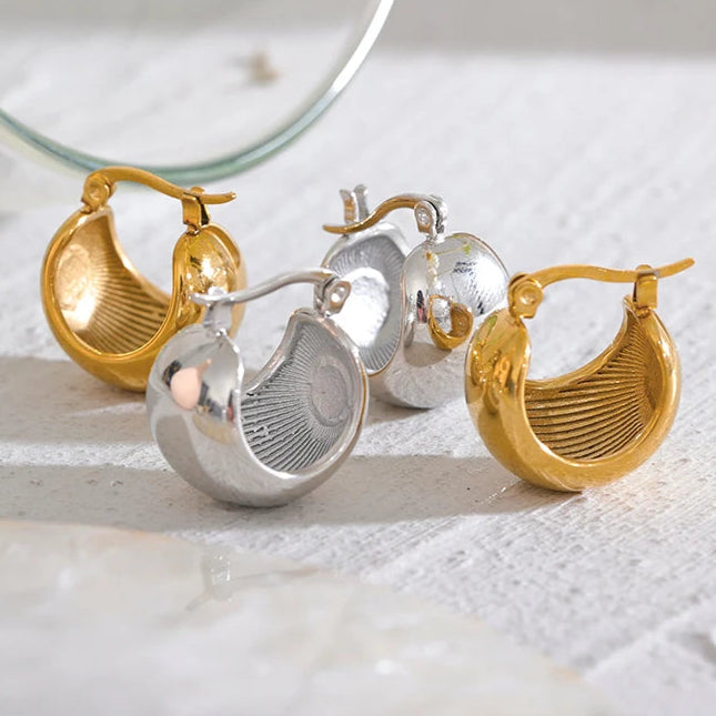 Ziora Chunky U-Shaped Gold Hoop Earrings