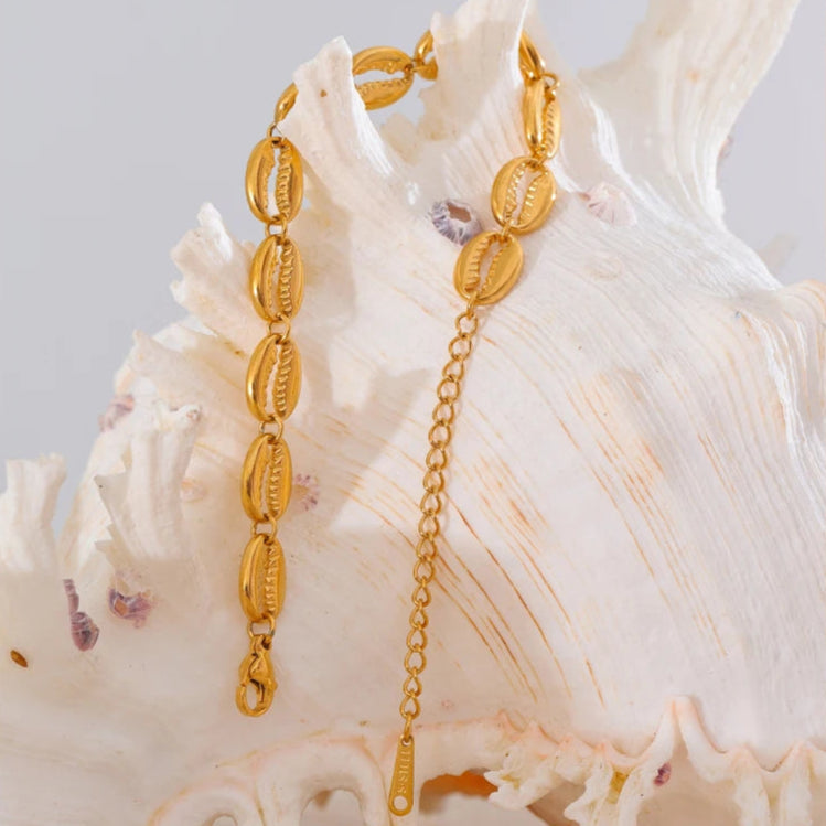 Ziora Shell Charm Bracelet