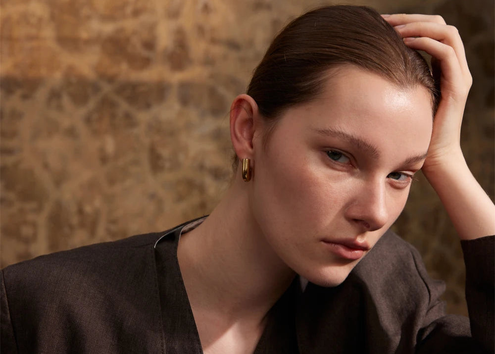 Ziora Geometric U-Shape Hoop Earrings