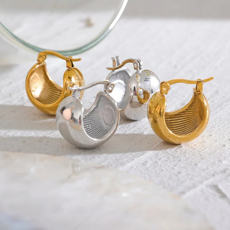 Ziora Chunky U-Shaped Gold Hoop Earrings
