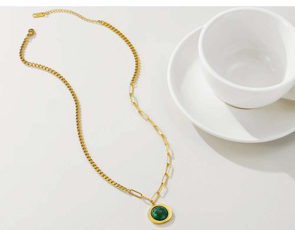 Ziora Green Natural Stone Pendant Necklace