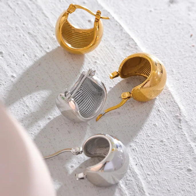 Ziora Chunky U-Shaped Gold Hoop Earrings