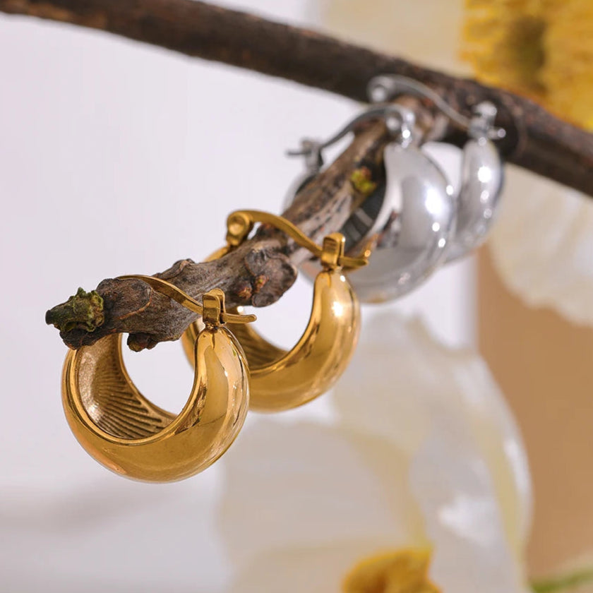 Ziora Chunky U-Shaped Gold Hoop Earrings